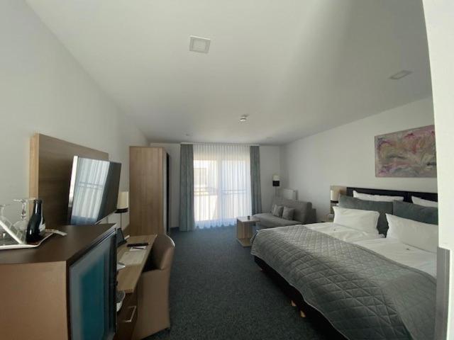 Stadthotel Geis บัดนอยชตัดท์ อันแดร์ ซาเลอ ภายนอก รูปภาพ